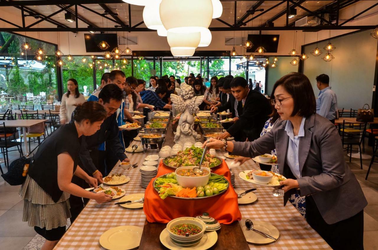 At Ruam Chok Hotel Chiang Mai Eksteriør bilde