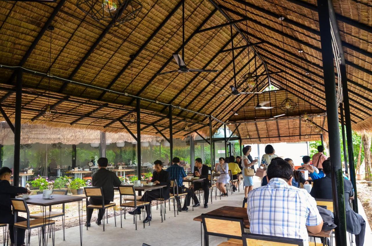 At Ruam Chok Hotel Chiang Mai Eksteriør bilde